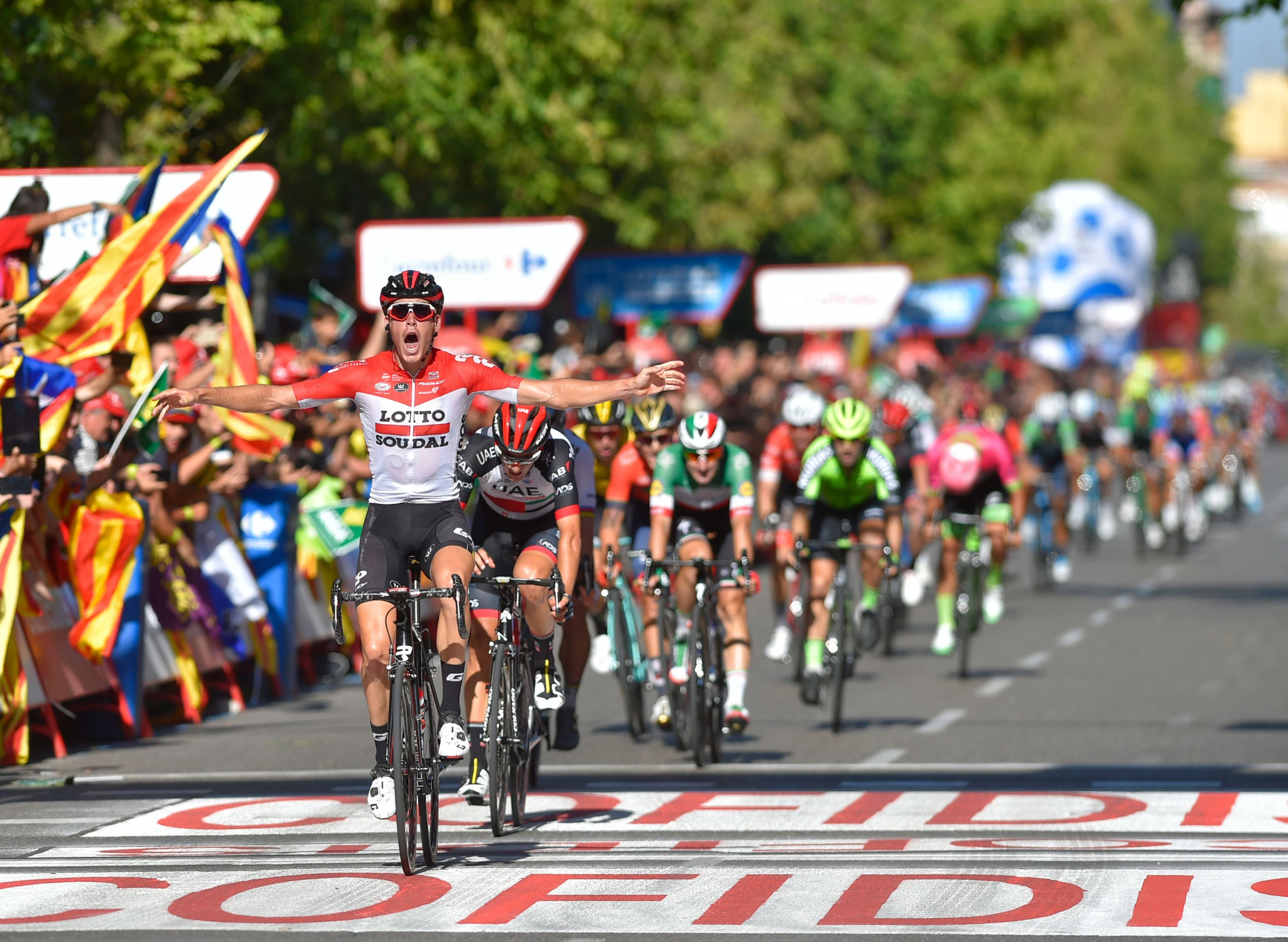 Wallays holds off sprinters to win stage 18 of Vuelta a España