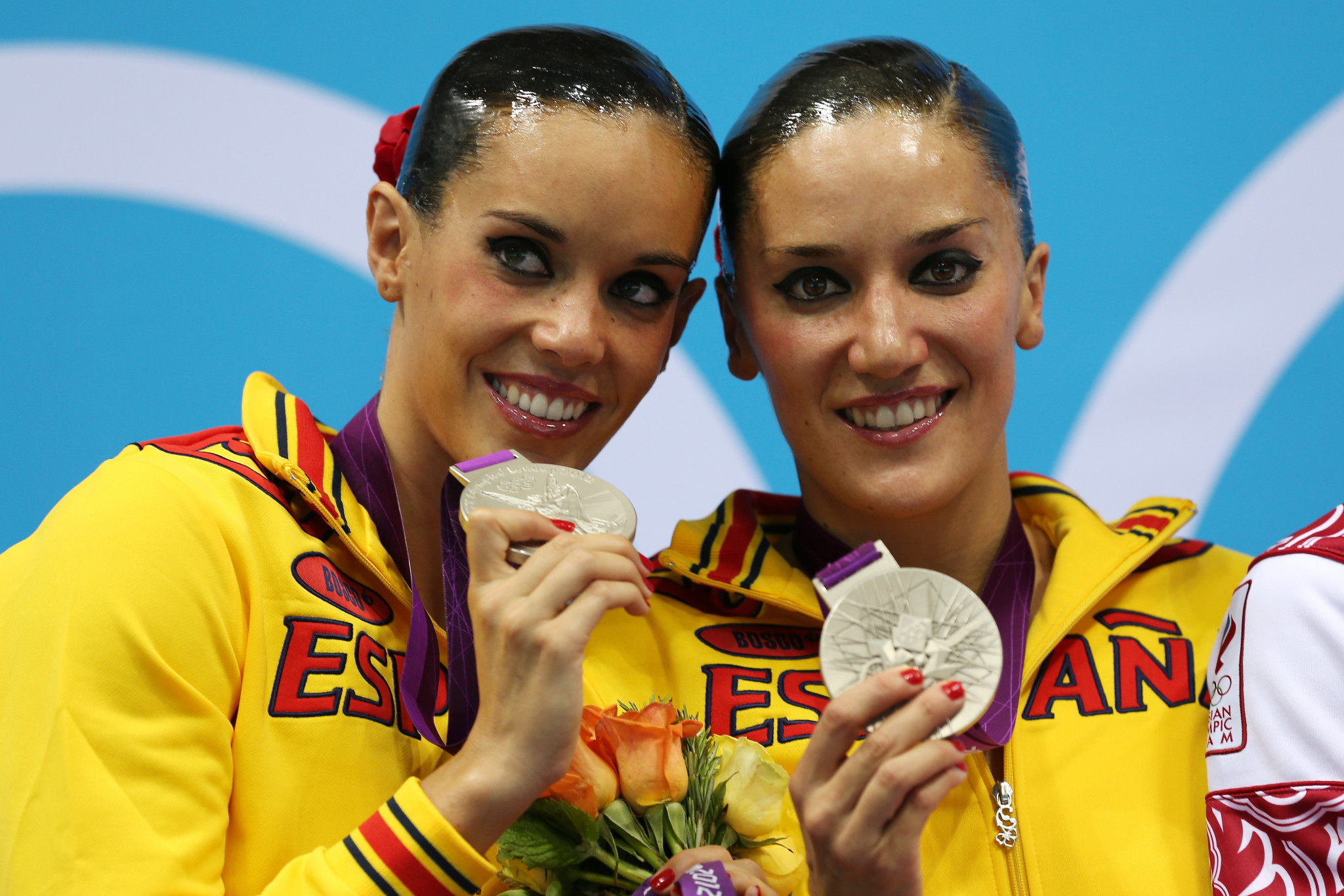 Andrea Fuentes of Spain, left, pictured with sister Tina, who tragically died last month ©Getty Images