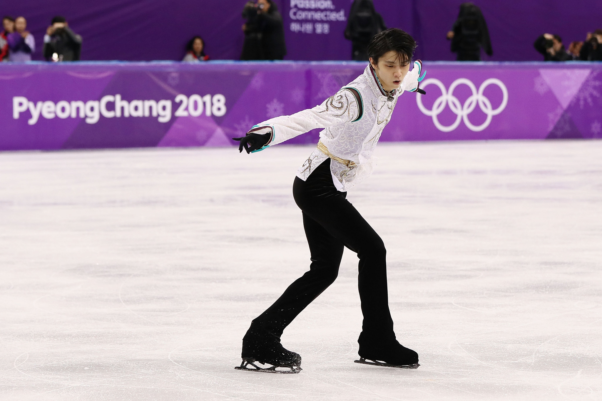Japan's double Olympic gold medallist Yuzuru Hanyu will begin his season this weekend ©Getty Images