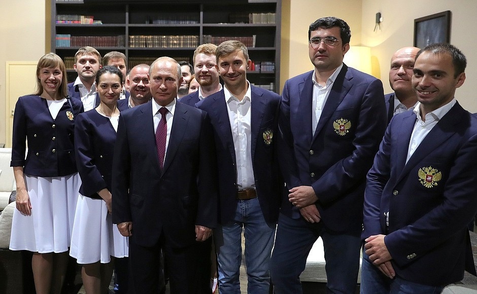 Russian players preparing for the 43rd Chess Olympiad that starts in the Georgian city of Batumi tomorrow received encouragement from President Vladimir Putin at their Sochi training base ©The Kremlin