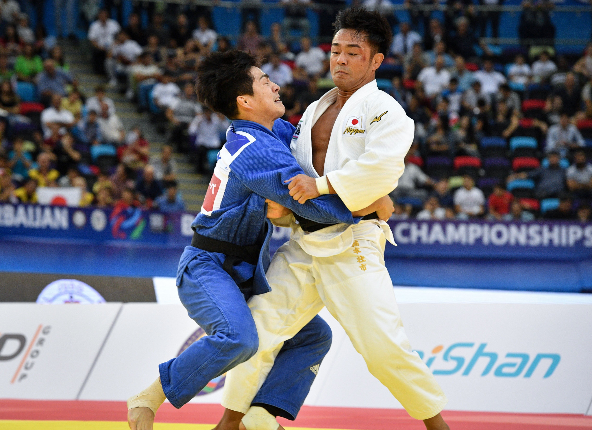 An Changrim takes on Soichi Hashimoto for the gold medal ©Getty Images