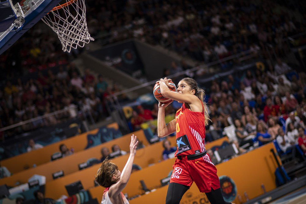 Spain enjoyed a strong start in front of a home crowd ©FIBA