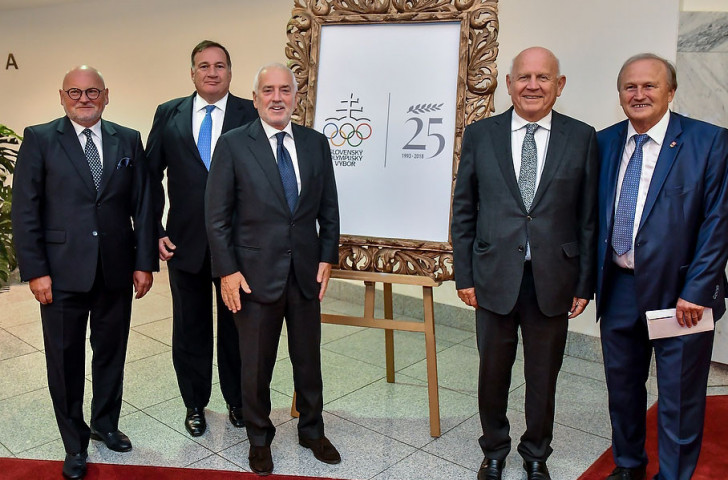 European Olympic Committees President Janez Kocijančič, second right, reflected on the proud history of Slovakia’s National Olympic Committee as its 25th anniversary celebrations culminated in a gala dinner at Bratislava's National Theatre ©EOC
