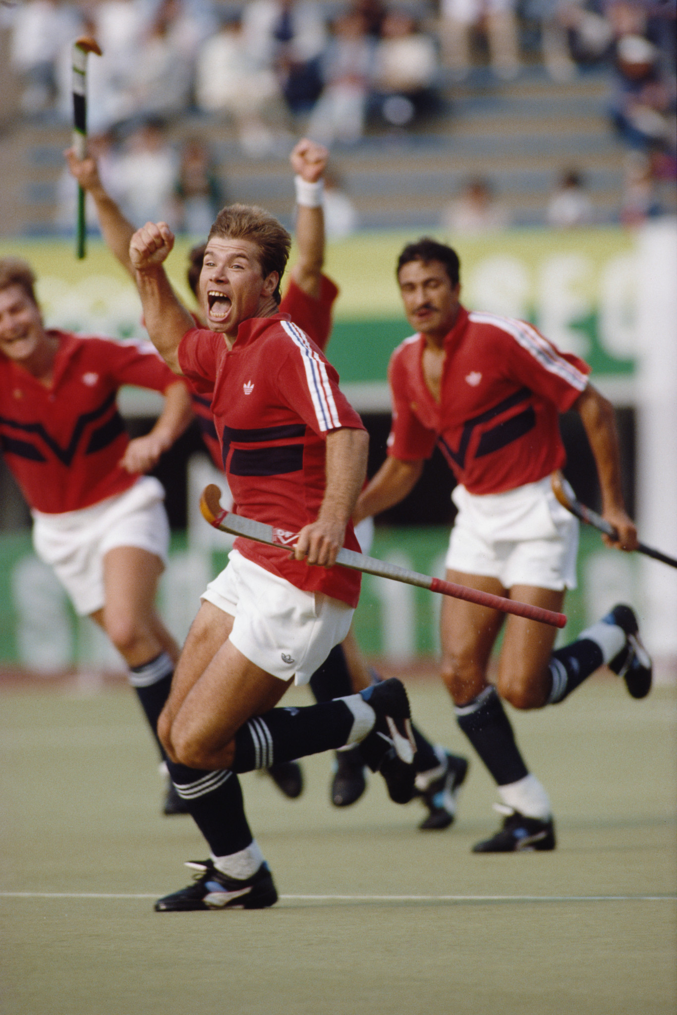 Stephen Batchelor leads the celebrations after Great Britain beat West Germany 3-1 in the Seoul Olympic men's hockey final ©Getty Images  