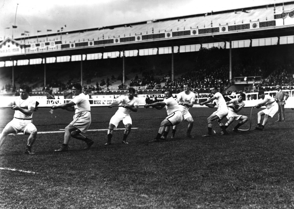 United States in action in the tug of war competition in London's White City Stadium in 1908 ©Getty Images/Hulton Archive