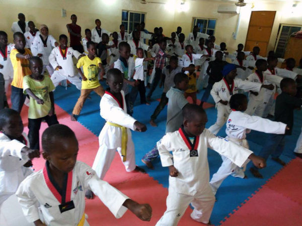 The Taekwondo Humanitarian Foundation teaches the sport to refugees around the world ©UWW