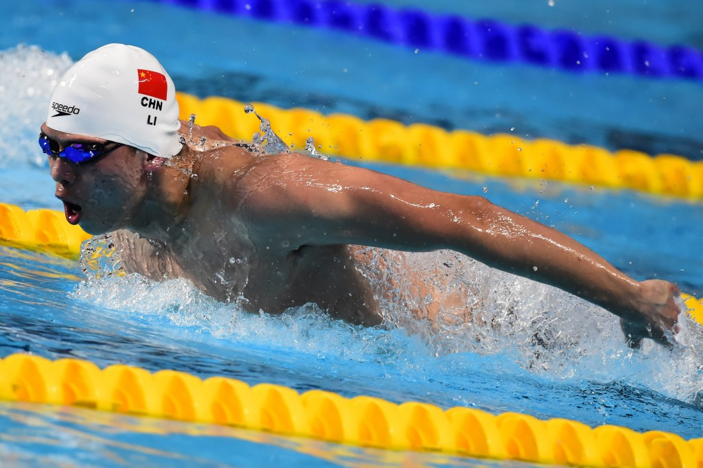 China's Li Zhuhao renewed a world junior record in the men's 50m butterfly at the FINA World Cup in Beijing ©Getty Images