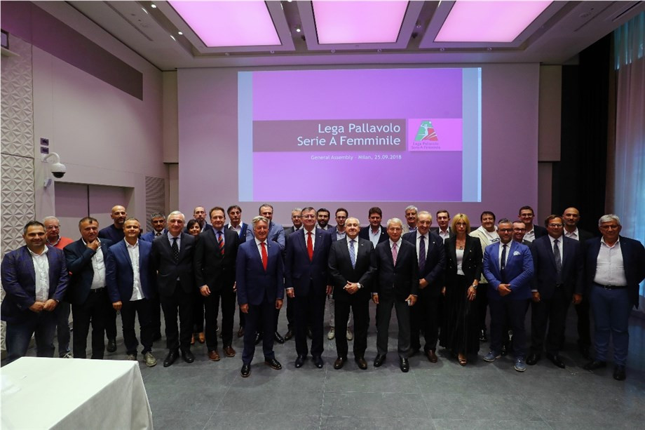 International Volleyball Federation President Ary Graça at the General Assembly of the Lega Pallavolo Serie A Femminile in Milan ©FIVB