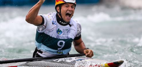 Germany's Franz Anton won the men's C1 world title in Rio and dedicated his victory to the German coach Stefan Henze who died in a car accident at the Rio 2016 Games ©ICF