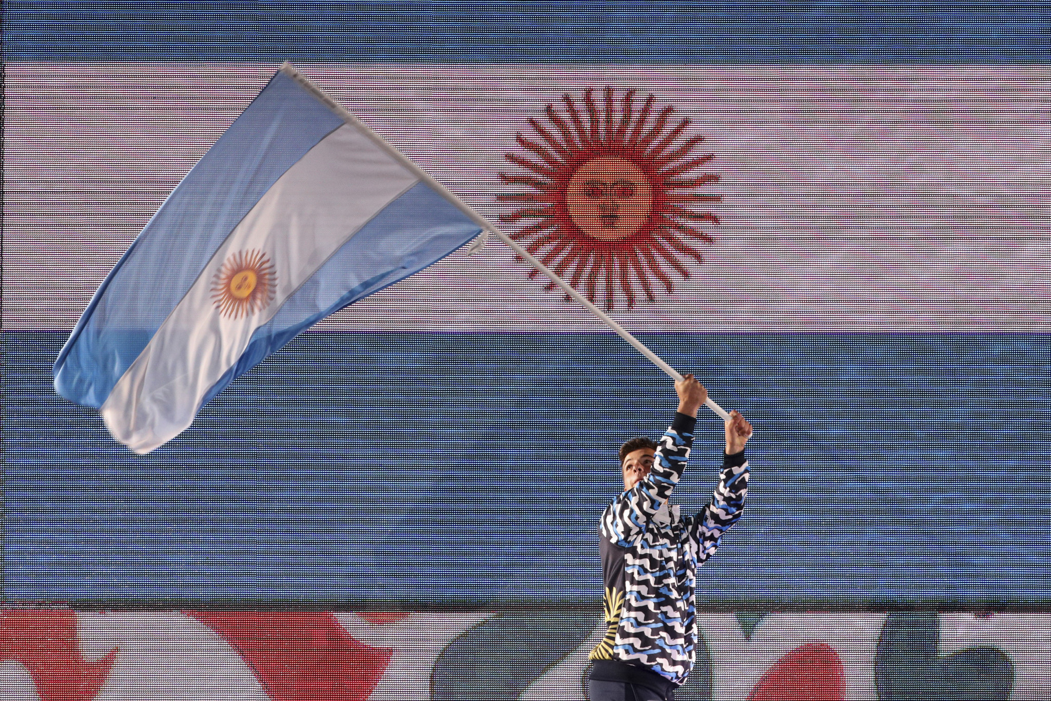 The biggest cheers came for the flag of hosts Argentina ©Getty Images