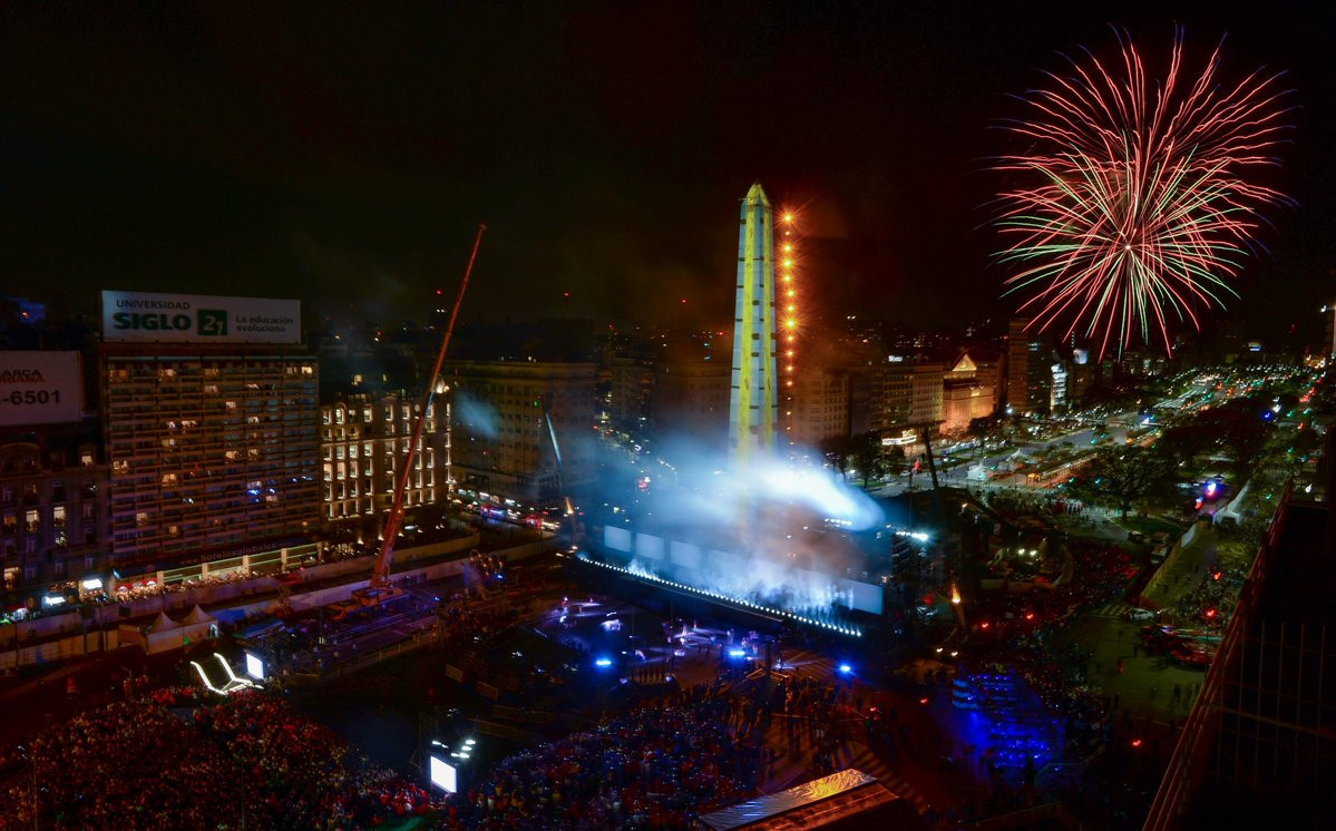 Buenos Aires 2018 city centre Opening Ceremony draws large crowds