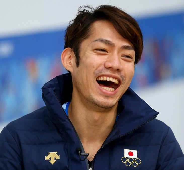 Former figure skating world champion Takahashi finishes third in competitive return