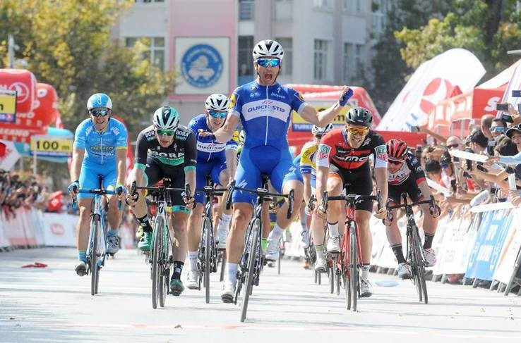 Richeze wins Tour of Turkey stage one as team-mate Gaviria crashes