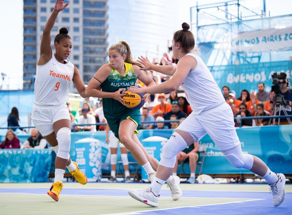 Action also continued in the women's 3x3 basketball tournament at the urban park ©Buenos Aires 2018