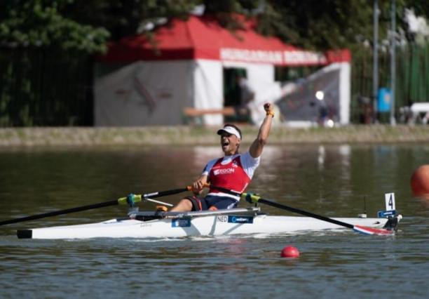 Unbeaten rower named IPC Allianz Athlete of the Month for September