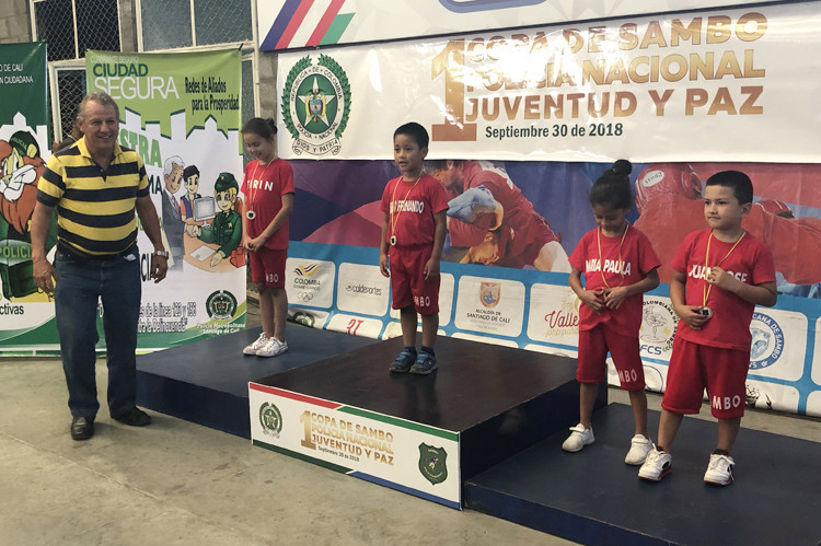 The Colombian Sambo Federation held a tournament for children as part of an agreement with the police to tackle drug abuse ©FIAS