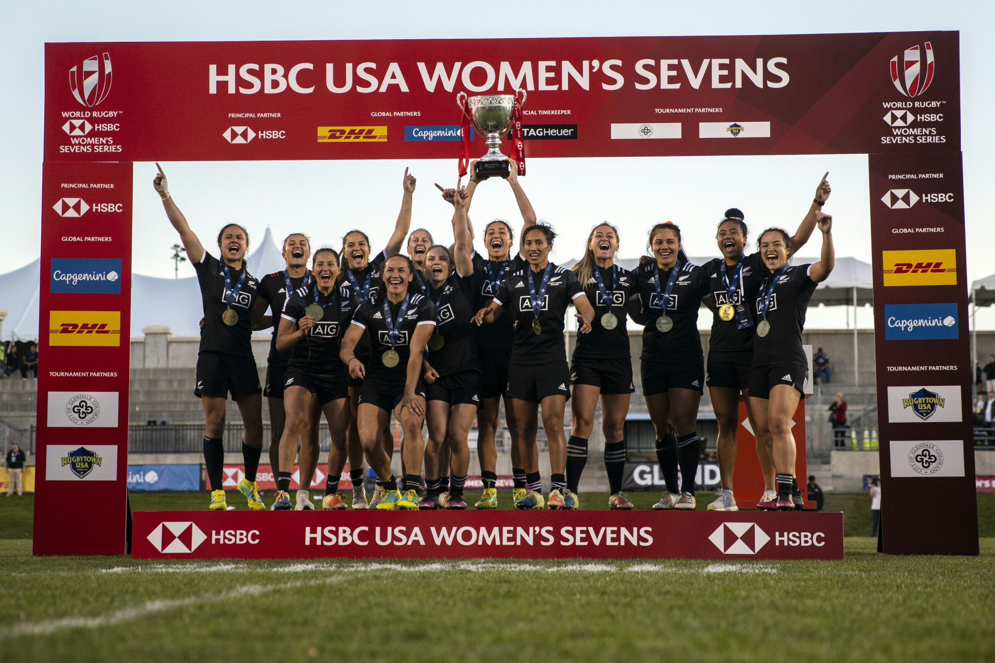 New Zealand celebrate winning the opening event of the 2018-2019 World Rugby Women's Sevens Series after beating the hosts United States in Denver ©Getty Images