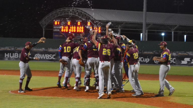 Venezuela ensured their place in the super round of the Under-23 Baseball World Cup after beating the Dominican Republic 7-2 today in Colombia ©WBSC