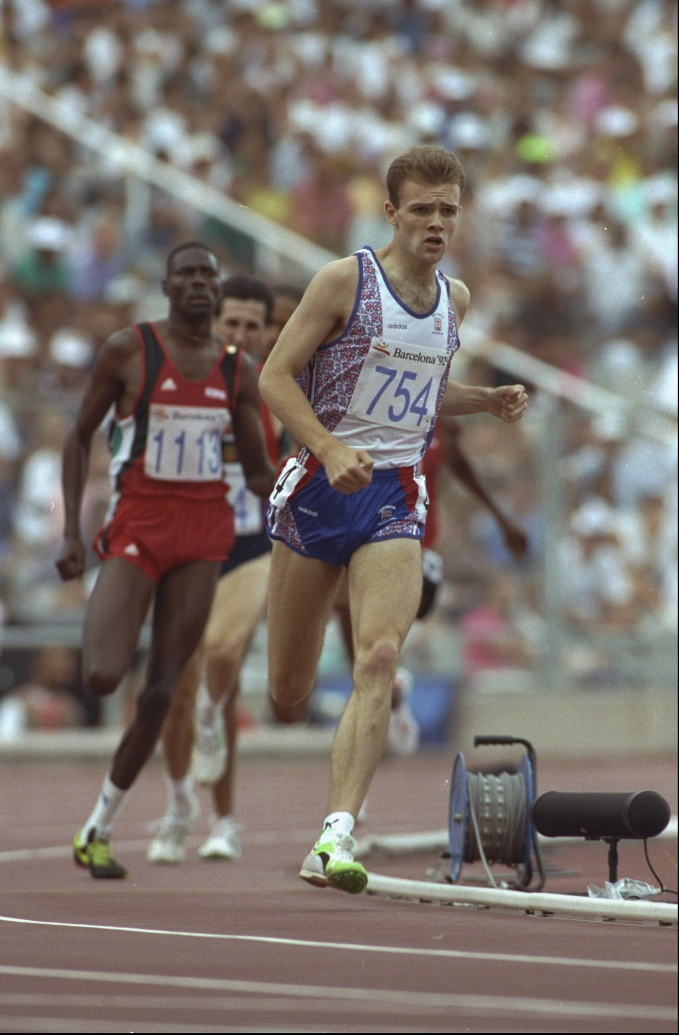 Curtis Robb going for broke in the 800 metres at the 1992 Barcelona Olympics ©Getty Images  
