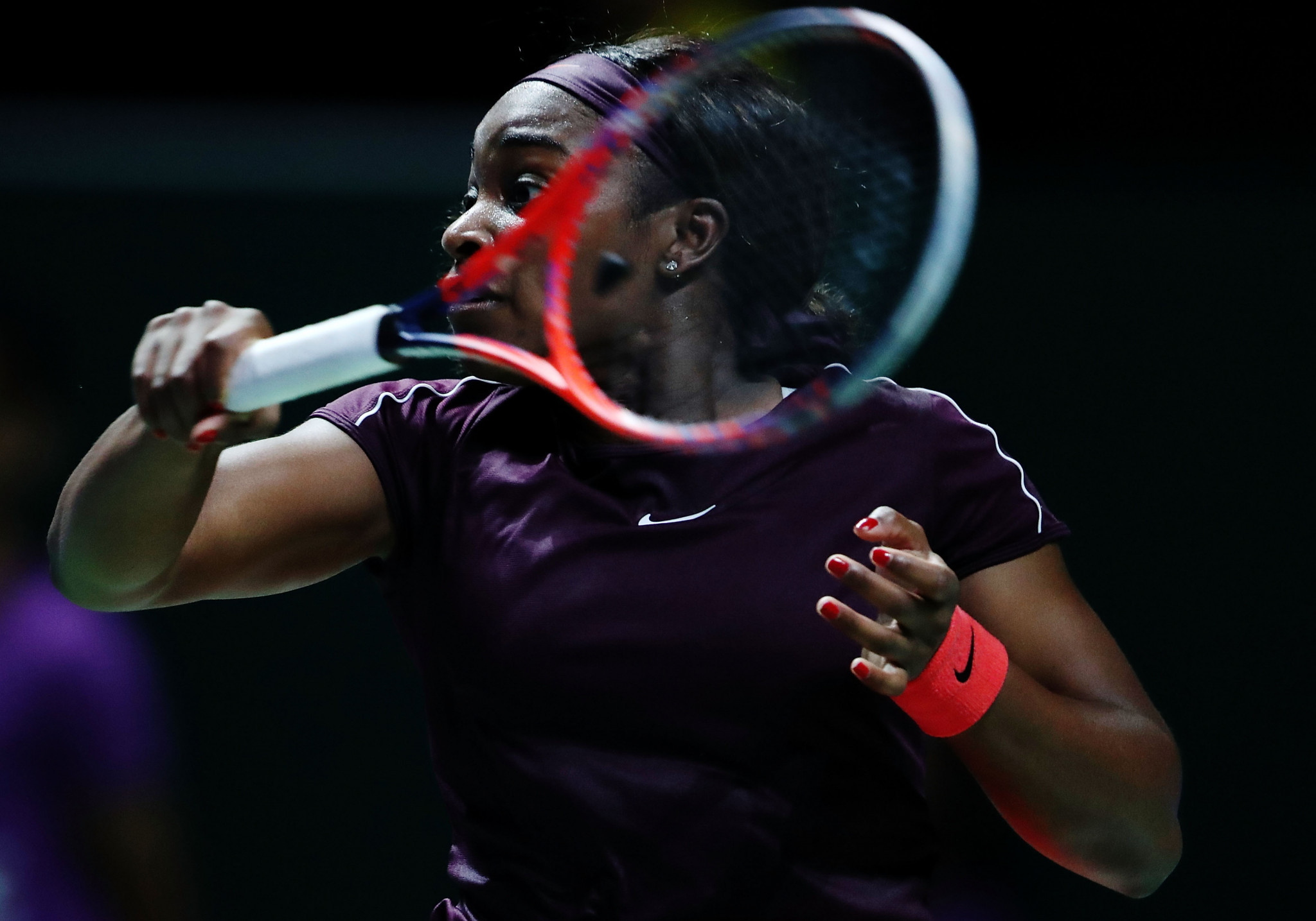 Stephens and Bertens progress to last four at WTA Finals