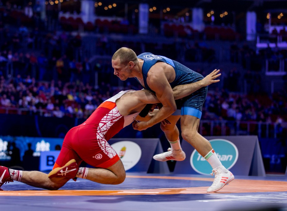 He came from behind to beat Turkey's Emrah Kus, to the delight of the crowd ©UWW