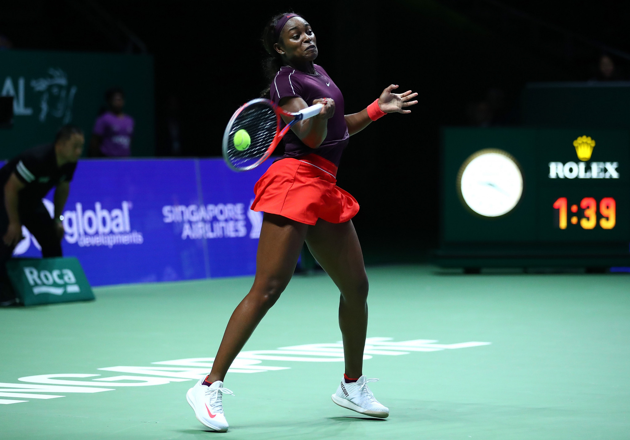 Stephens fights back to set up Svitolina clash at WTA Finals