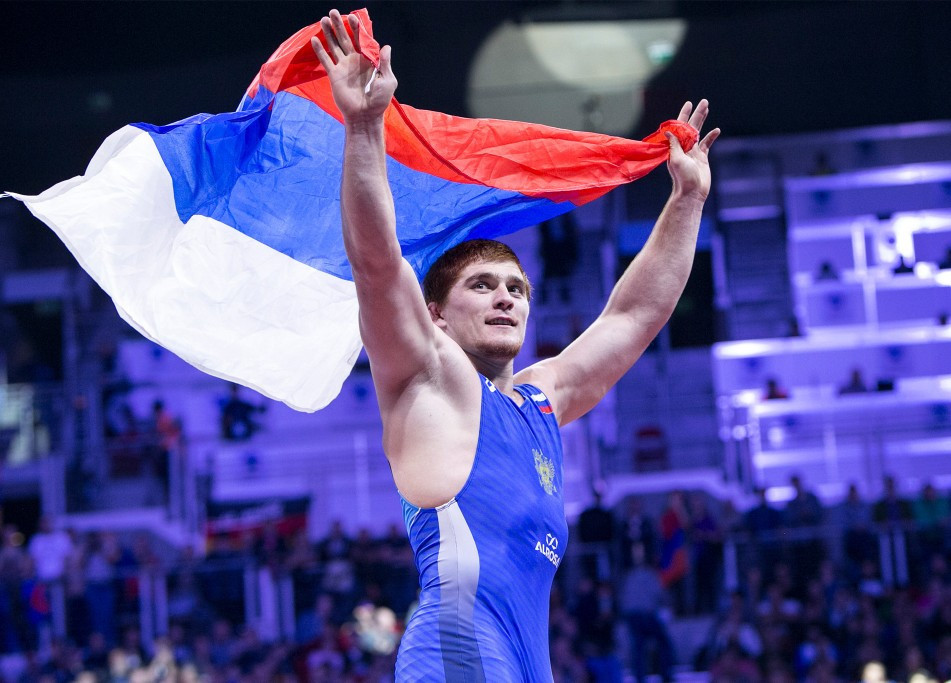 Musa Evloev won Russia's second Greco-Roman gold of the evening at 97kg ©UWW