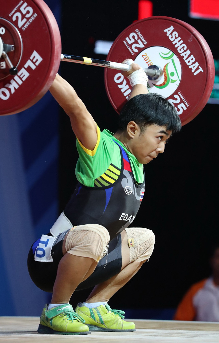 She triumphed by a considerable margin of 15kg over compatriot Chiraphan Nanthawong, who as well as taking the overall silver medal was also the runner-up in the snatch with 76kg and the clean and jerk with 95kg ©IWF