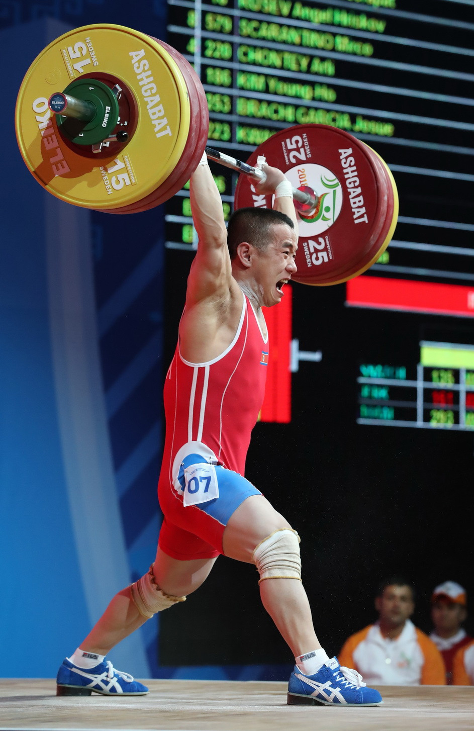 Om managed 162kg with his final clean and jerk attempt to better the previous mark of 161kg and finish on a total of 282kg ©IWF