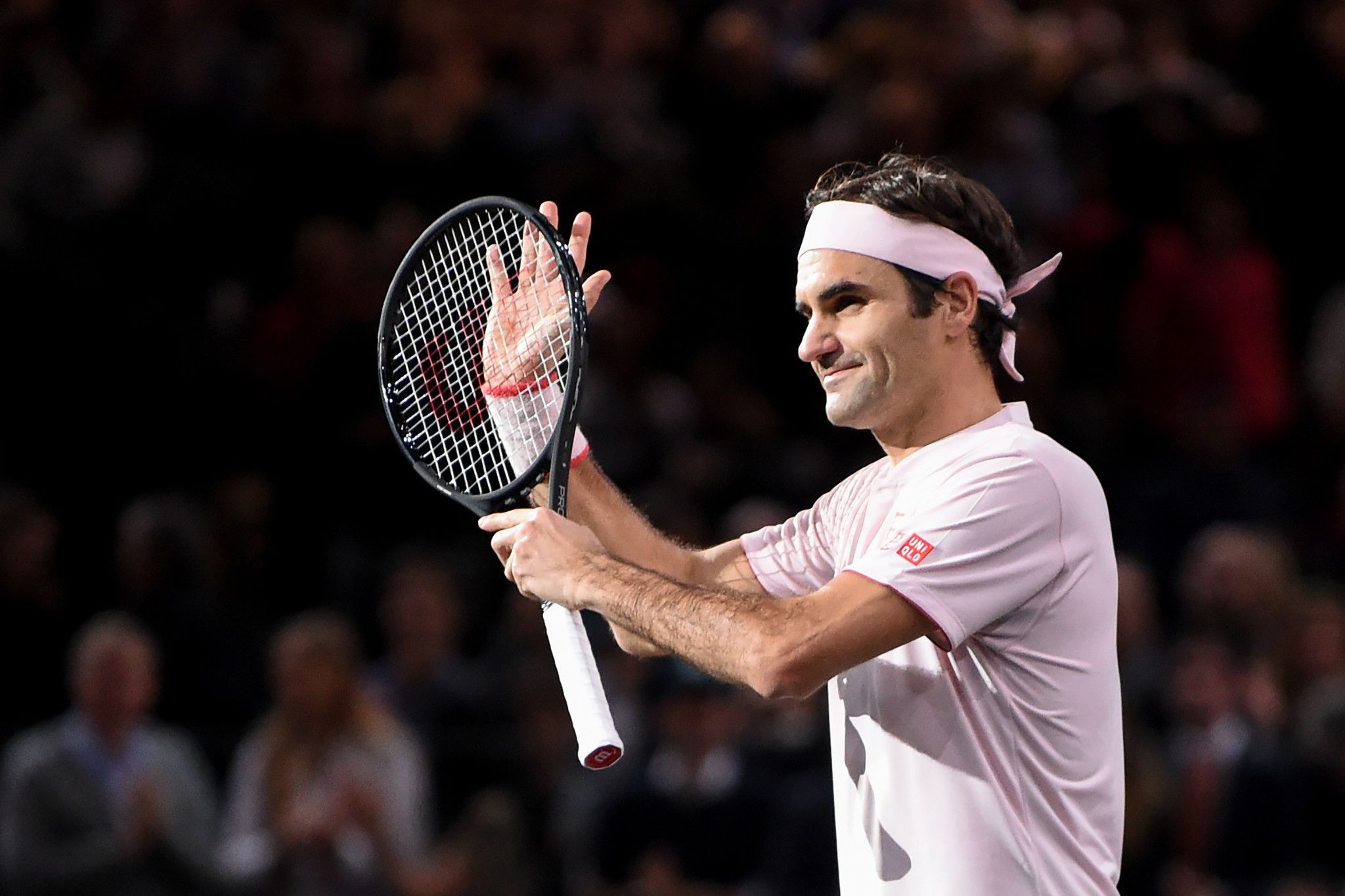 Federer beats Nishikori to set up Paris Masters semi-final with Djokovic
