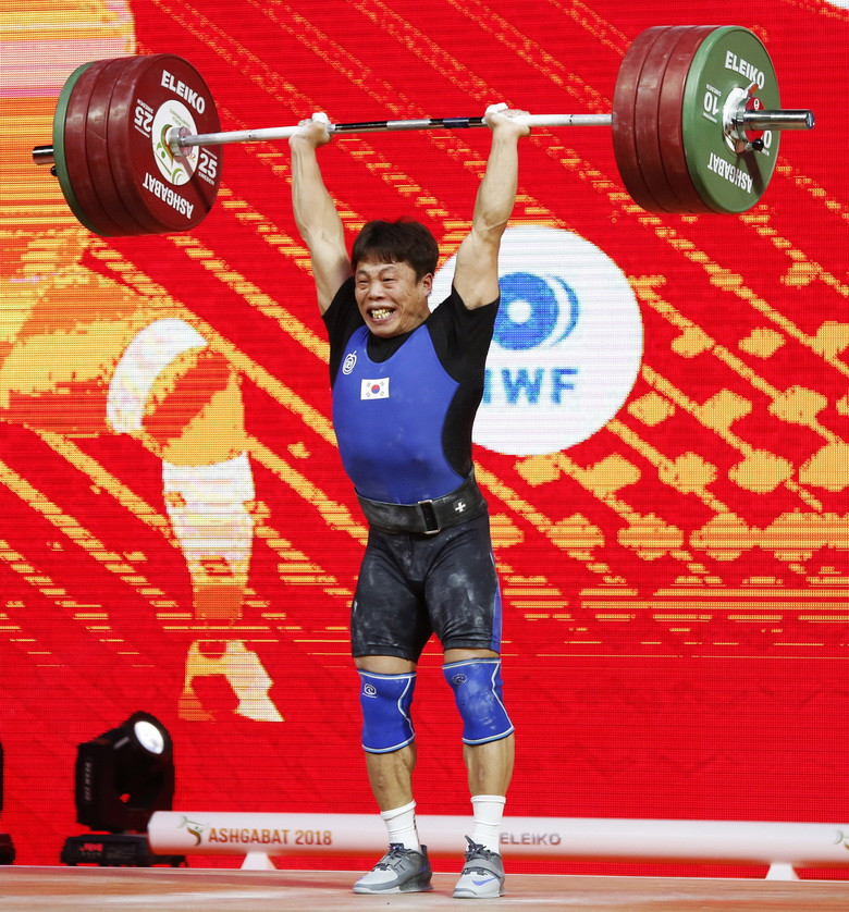 South Korea's Won Jeongsik was the men's 73kg silver medallist in the clean and jerk and total, despite competing in Group B ©IWF