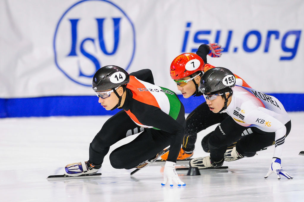 Hungary broke the world record in the men's 5,000 metres relay as the International Skating Union Short Track World Cup concluded in Calgary ©ISU