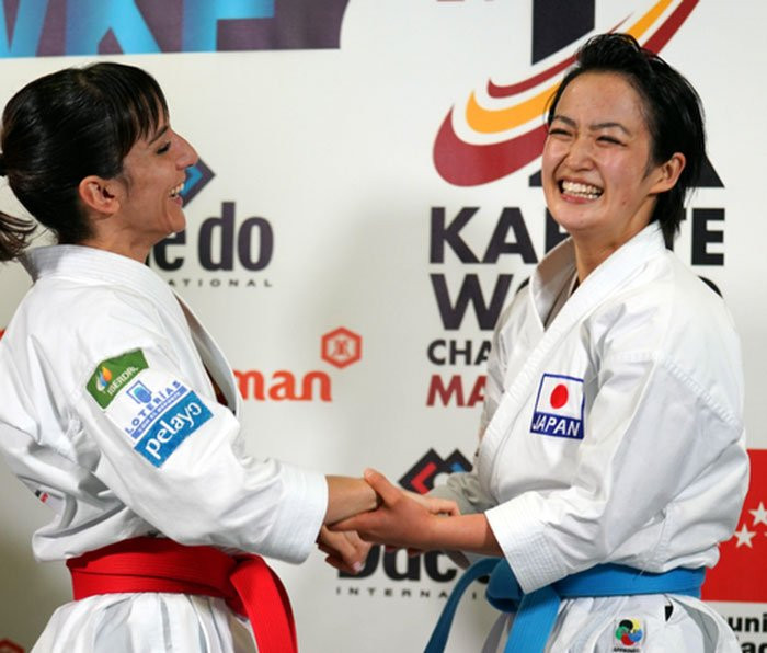 Kata stars Shimizu and Kiyuna shine on opening day of Karate World Championships