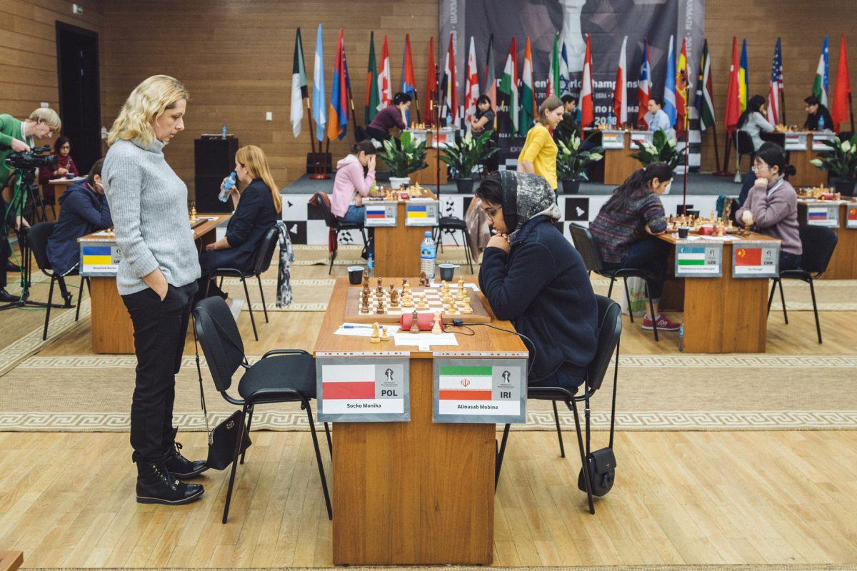 First players advance to round three at 2018 Women's Chess World Championships