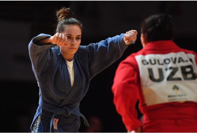 Russia's Mariia Molchanova won the first gold of the night in the women's 48kg division ©FIAS