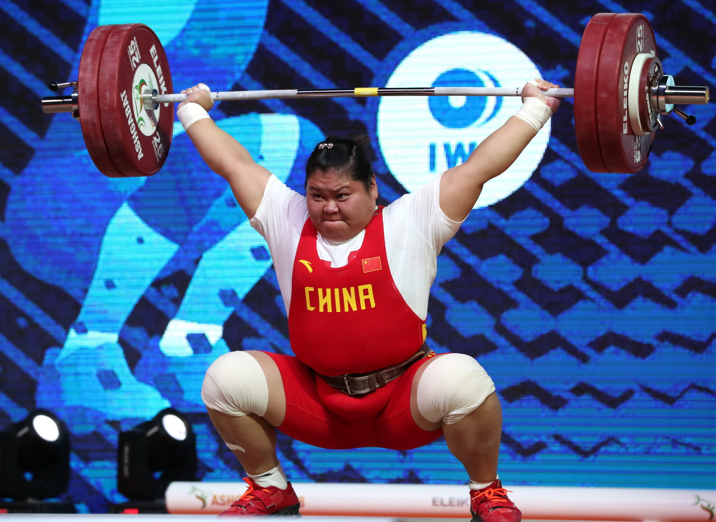 Kashirina was pushed all the way by China's Meng Suping, who missed the opportunity to secure the clean and jerk and total gold medals after failing at 188kg with the last attempt of the competition ©IWF