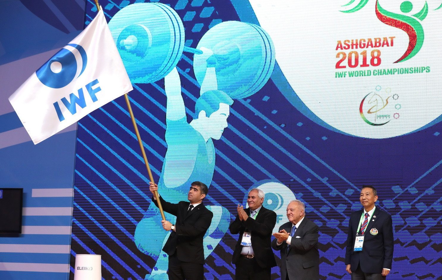 The IWF flag was passed from Ashgabat to Pattaya, hosts of the 2019 World Championships, following the conclusion of competition ©IWF