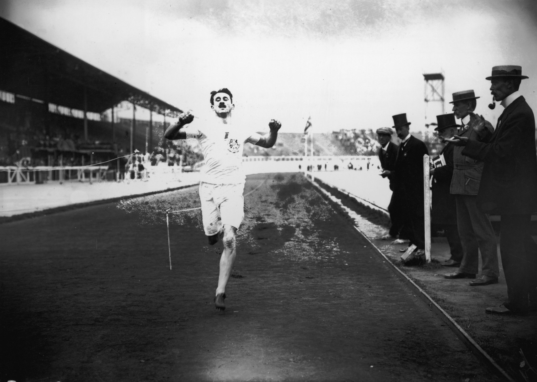 Wyndham Halswelle won Olympic gold as the only athlete in the race and was killed by a sniper's bullet ©Getty Images