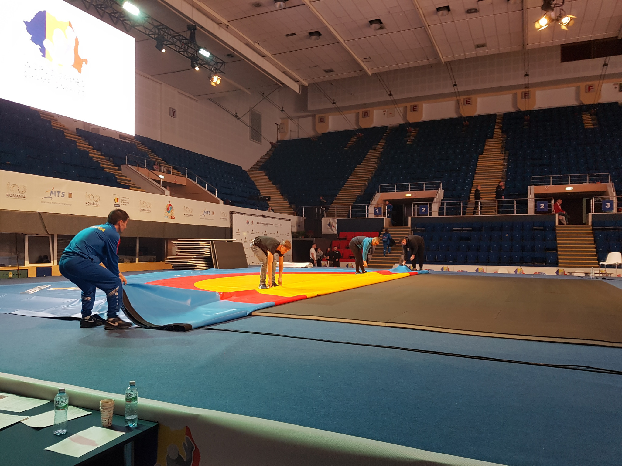 When the Championships ended work immediately began to dismantle FIAS' equipment ©ITG