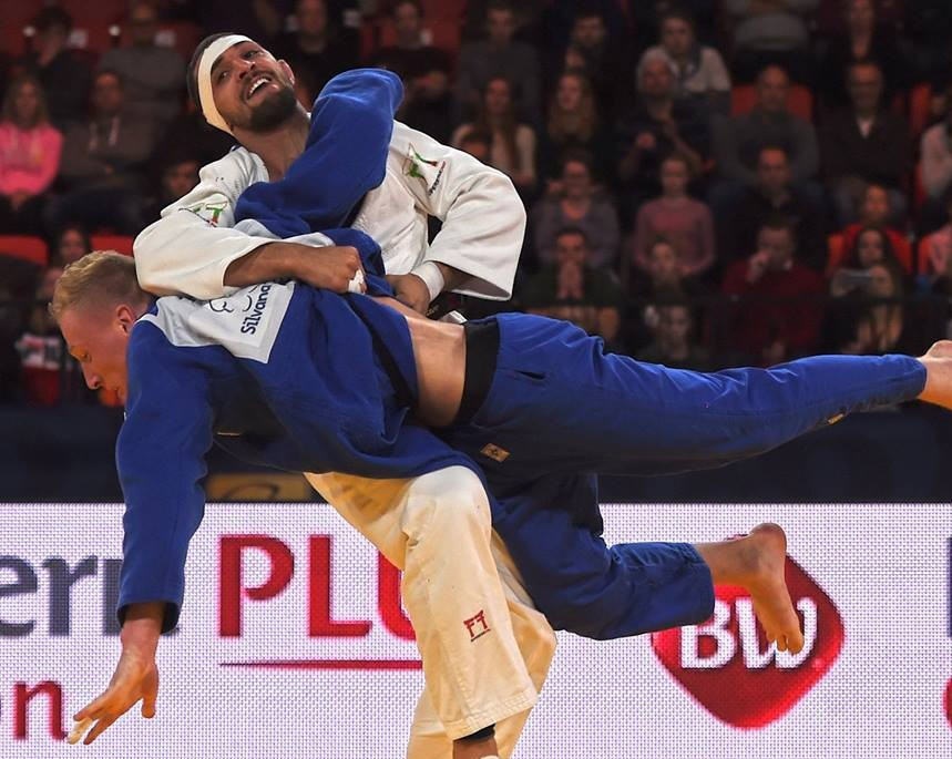 Ivaylo Ivanov claimed a last gasp victory over home favourite Frank de Wit ©IJF