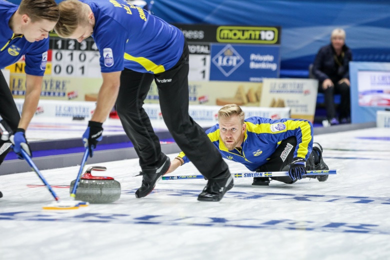 Sweden narrowly beat Switzerland to begin their European Championship title defence ©World Curling Federation