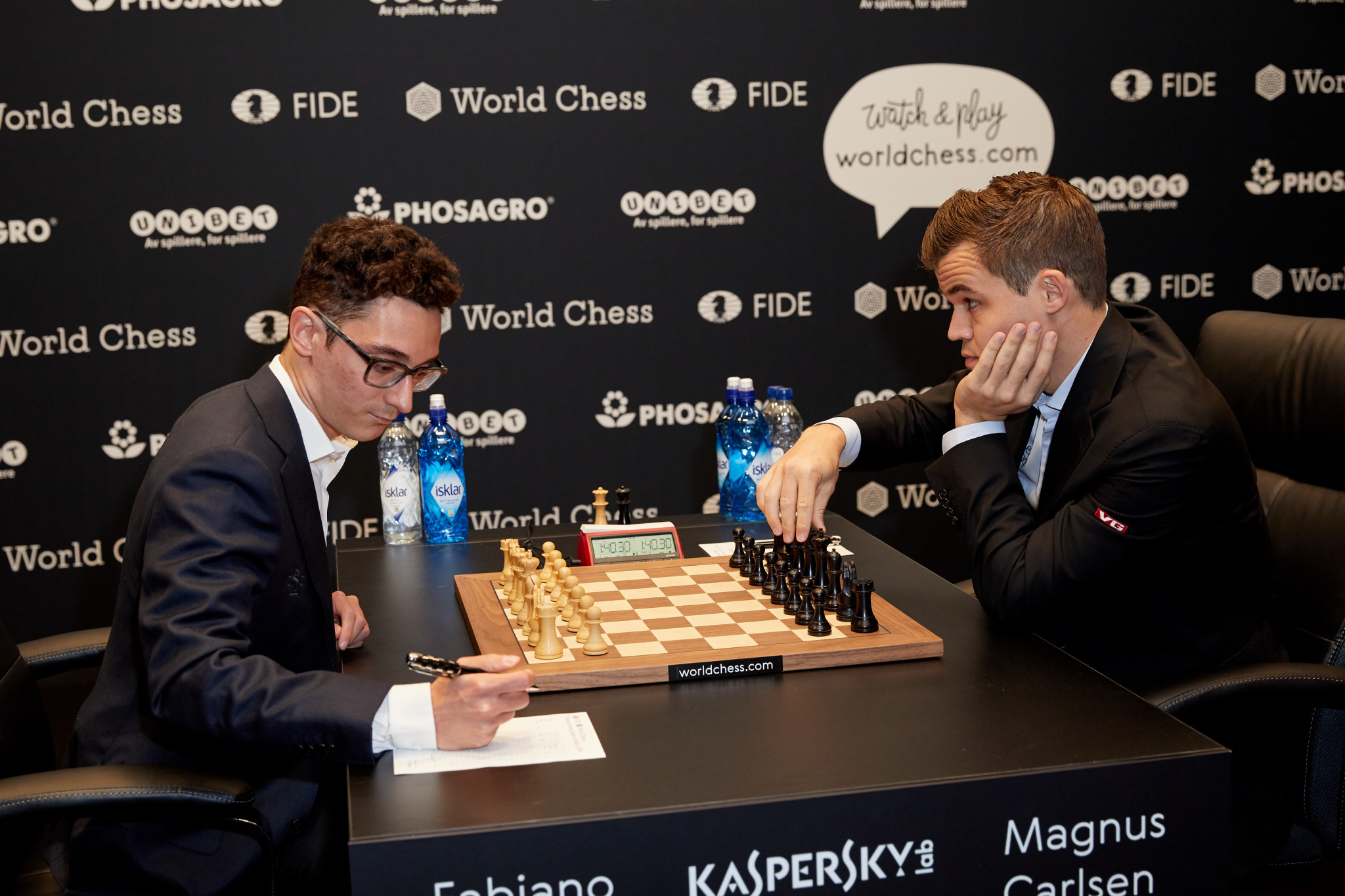 World chess champion Magnus Carlsen, right, and challenger Fabiano Caruana are locked on 3½ points each in their World Chess Championship match in London ©Getty Images  