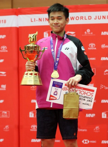 Thailand's Kunlavut Vitidsarn successfully defended his men's singles crown ©BWF