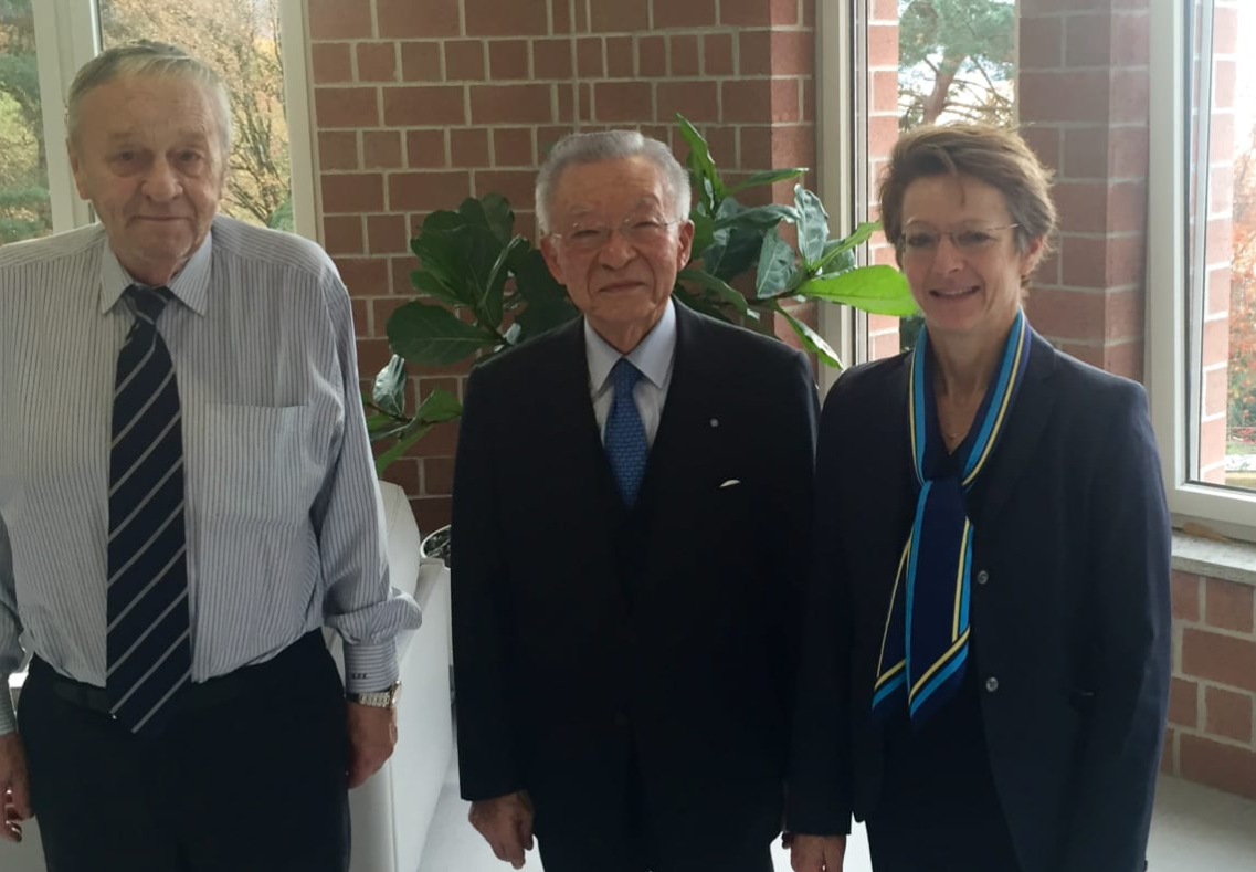 FIS honorary member Yoshiro Ito visited the FIS office in Oberhofen ©FIS