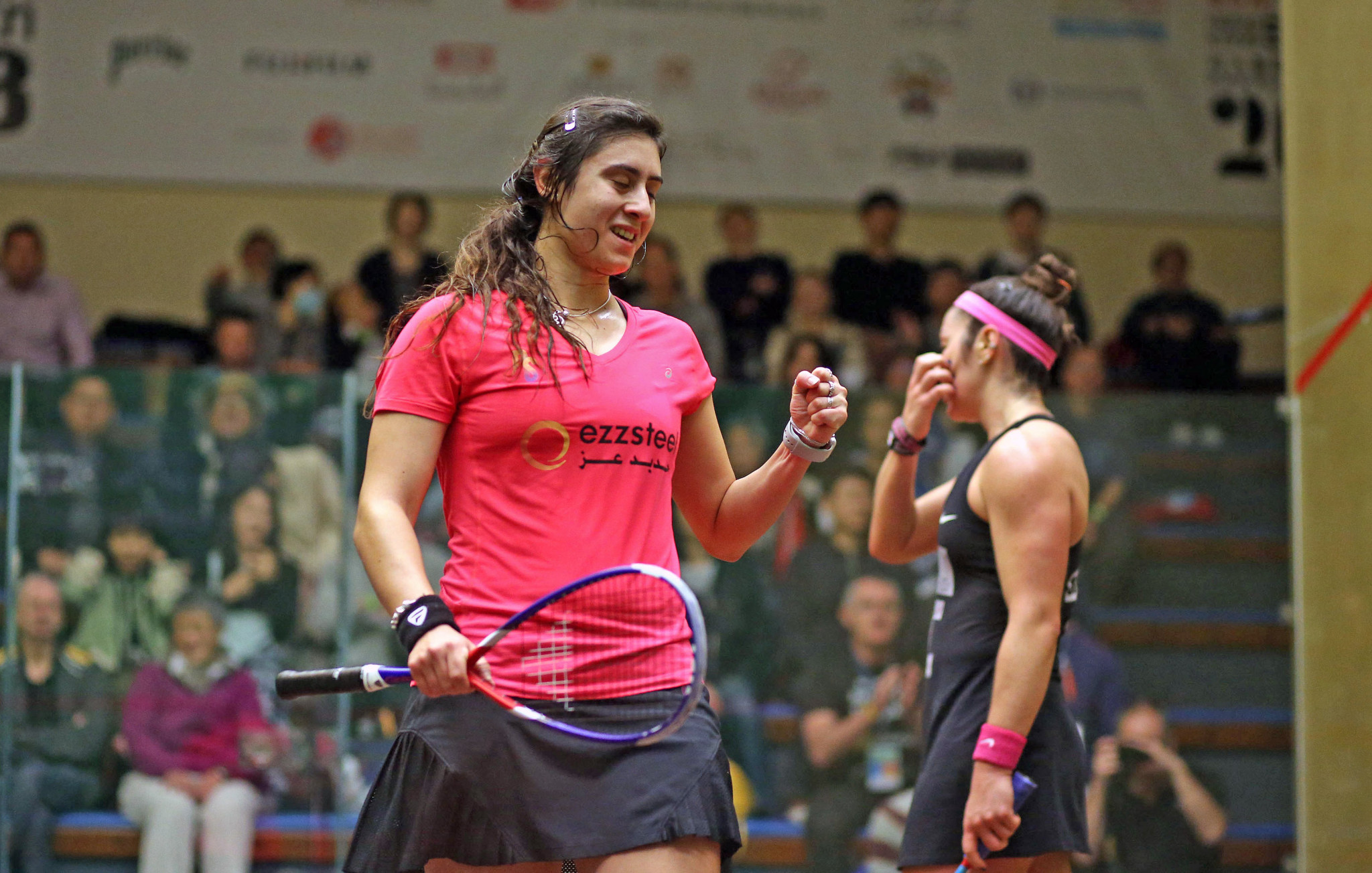 Nour El Sherbini had to battle against Amanda Sobhy to continue the defence of her title ©PSA