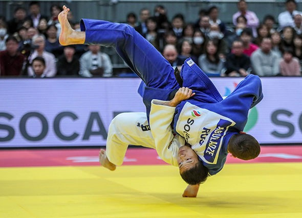 Ryuju Nagayama delighted the home crowd with victory in the men's under-60kg division ©IJF