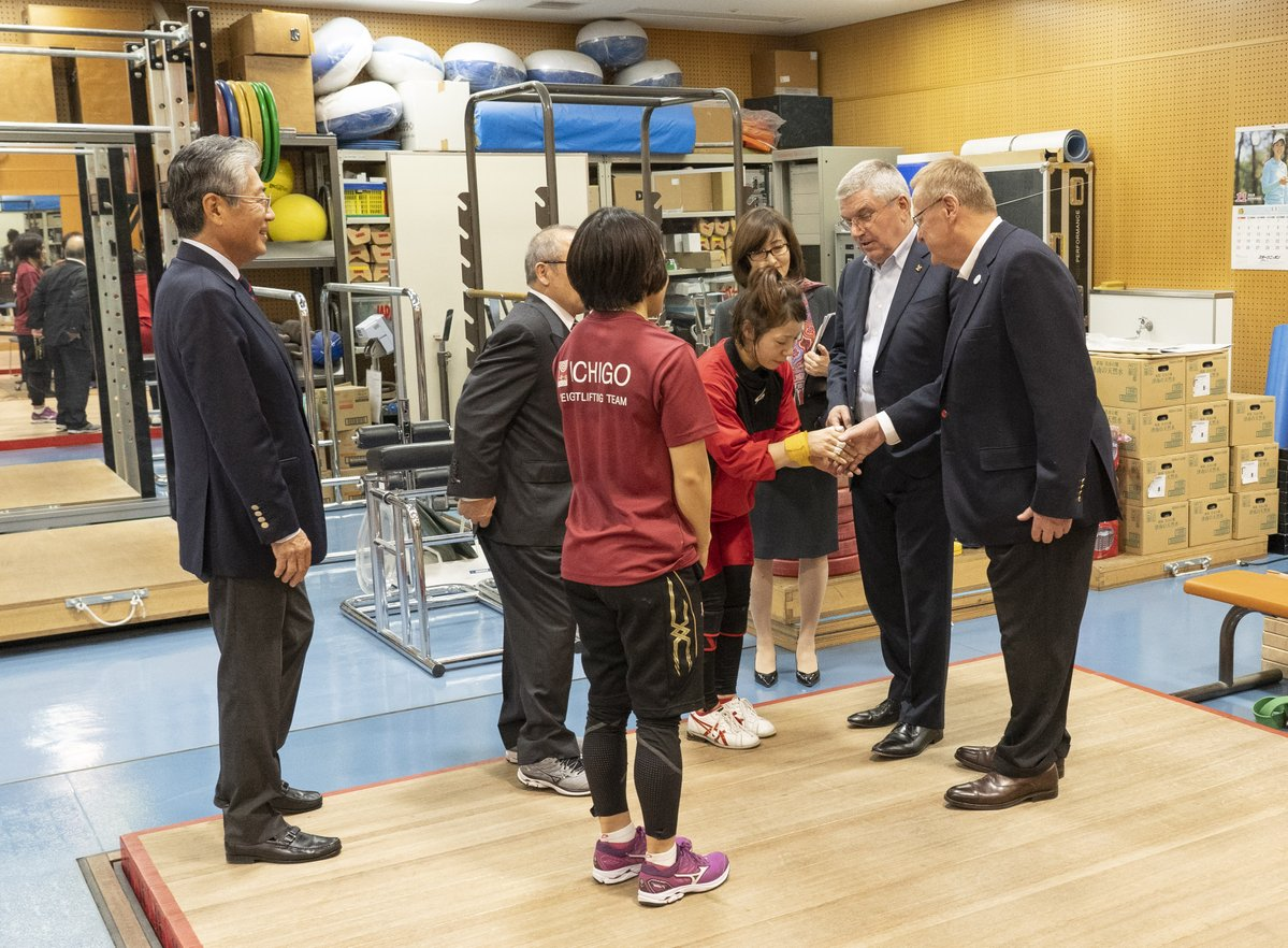 John Coates, right, praised the facilities at Japan's National Training Centre in Tokyo ©IOC