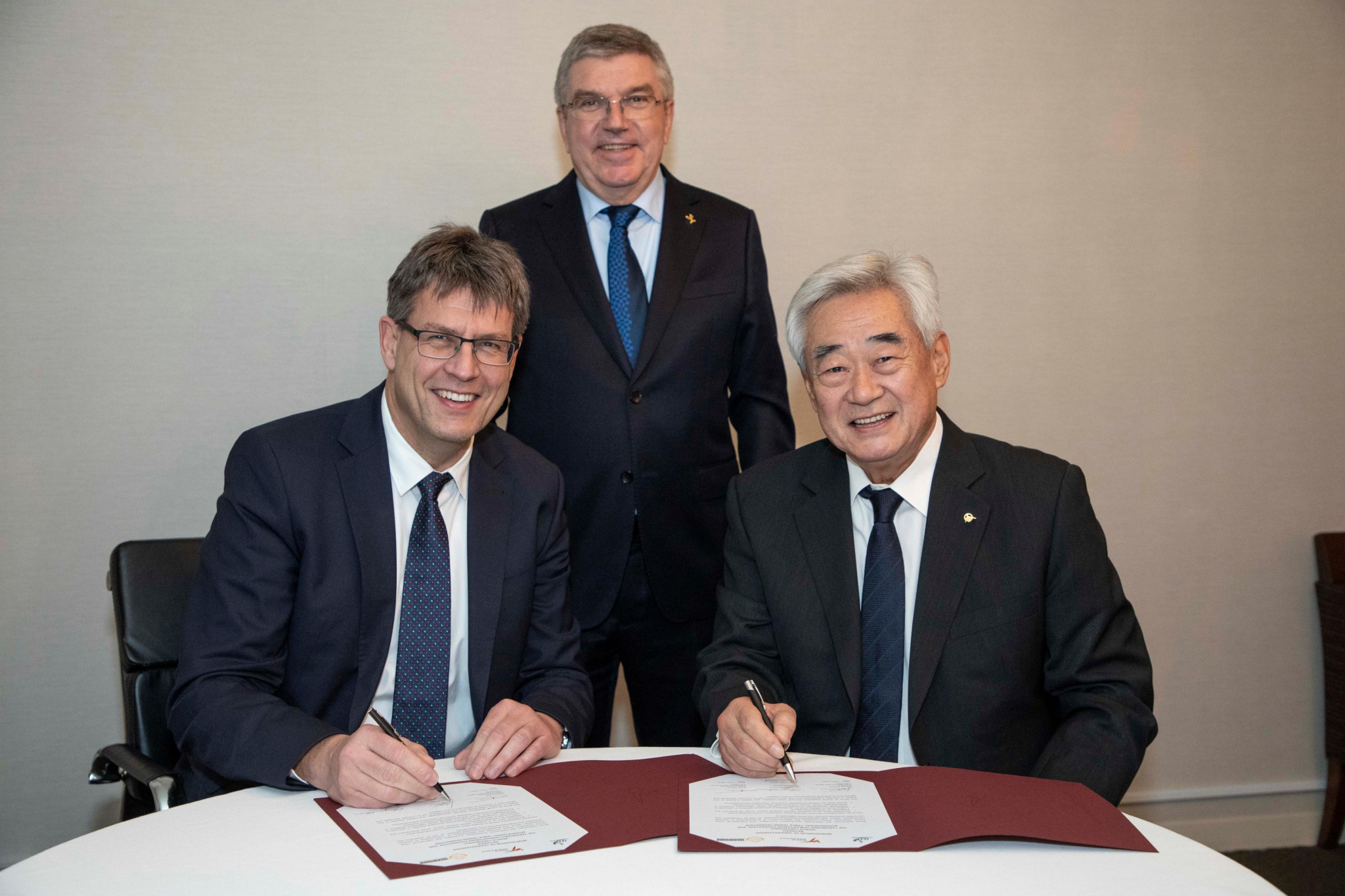 Taekwondo Humanitarian Foundation and ITTF sign agreement to promote peace through sport