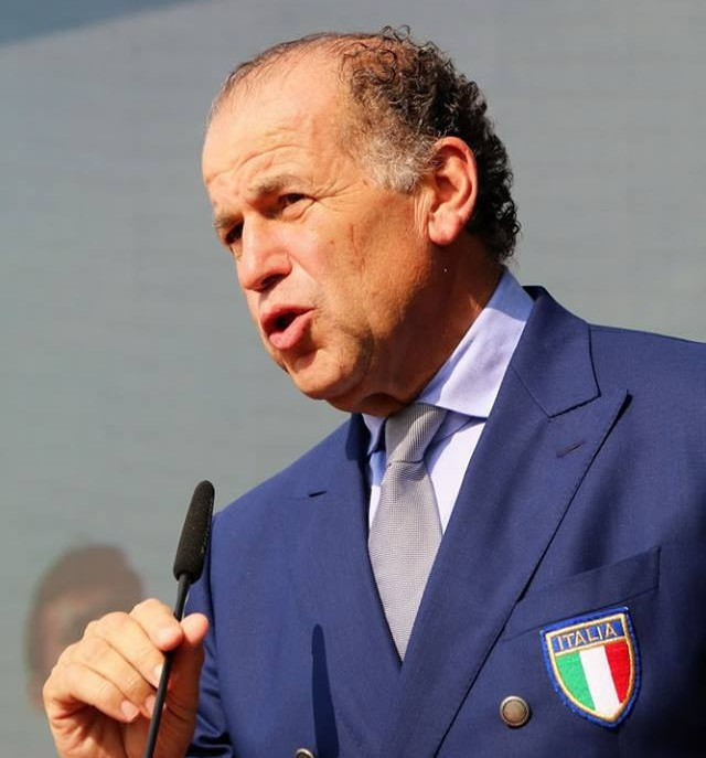 Luciano Rossi, narrowly defeated for the Presidency of the ISSF yesterday, led Italy's successful bid to host the 2019 World Shotgun Championship in Lonato del Garda ©FITAV