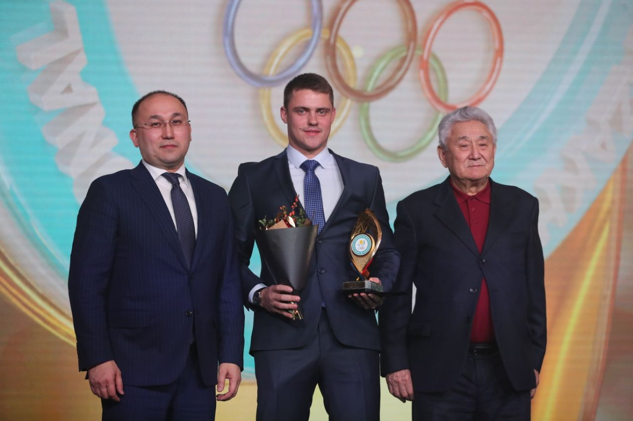 Fencer Dmitriy Alexanin was named best athlete of the year in summer sports at Kazakhstan's National Olympic Committee National Sports Awards after winning a gold medal at the 2018 Asian Games ©KNOC